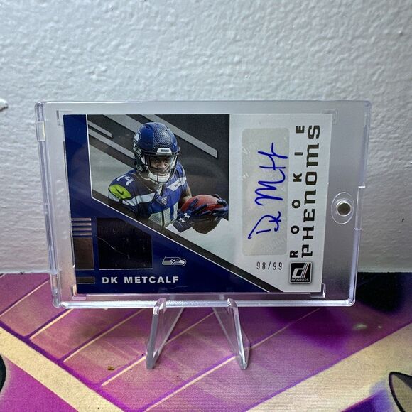 2019 Panini Donruss DK Metcalf Rookie Phenoms RPA Auto Game Worn Jersey #RPJ-13 - Picture 1 of 5